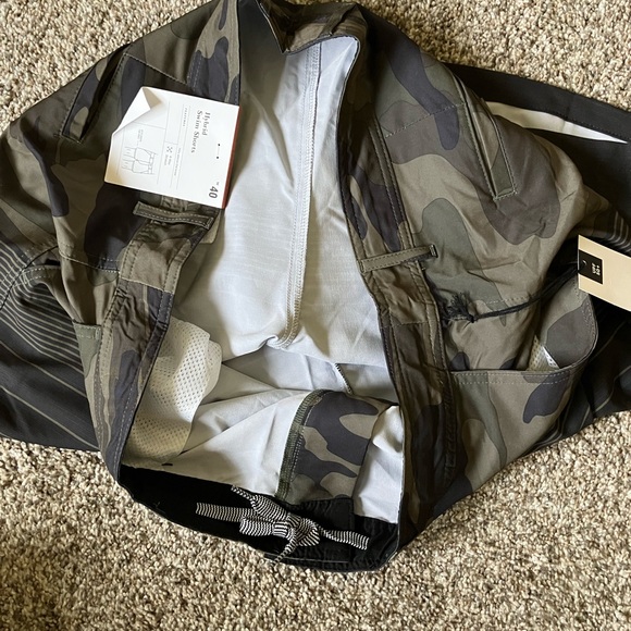 Goodfellow & Co. Men's Green Camo Hybrid Swim Shorts Size 40 NWT - Picture 3 of 7